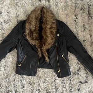 H&M FAUX LEATHER BIKER JACKET / removable faux fur collar w/ gold hardware sz 6
